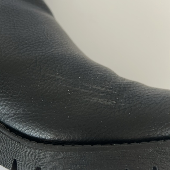 EUC - Mia Colten Heeled Ankle Bootie - Black - Picture 14 of 16